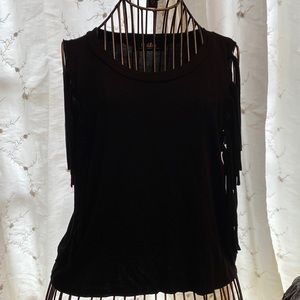 ~LuLu’s~ Blsck Sleeveless Fringed Rayon Top